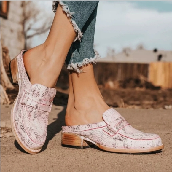 Freebird by Steven Shoes - Freebird By Steven Monalisa Pink Snakeskin Leather Loafers Mules Slides Shoes 7